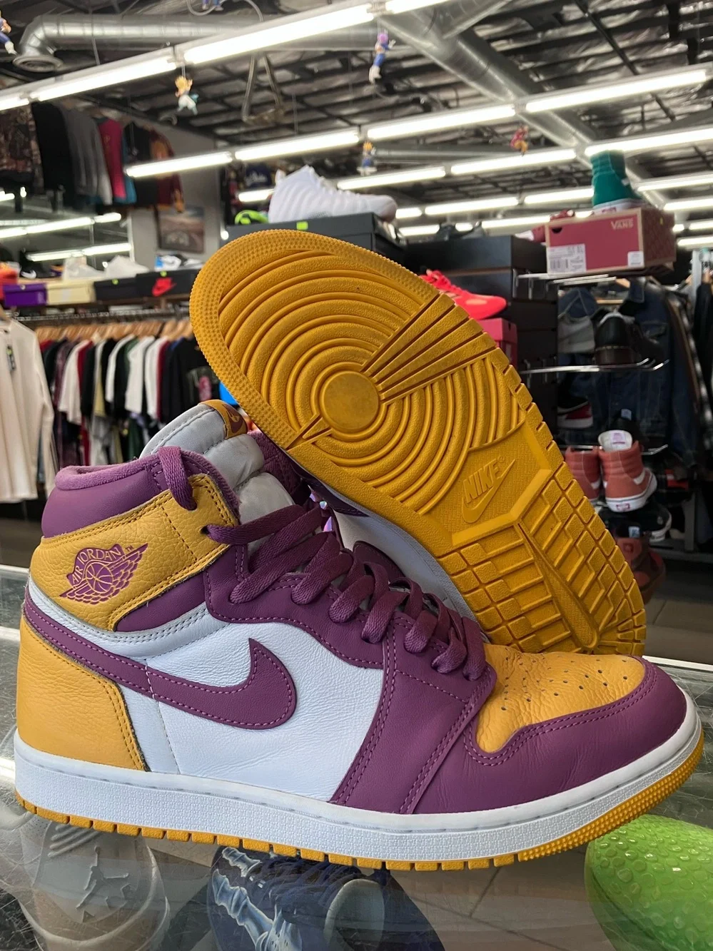 Air Jordan 1 Retro High Brotherhood Size 11
